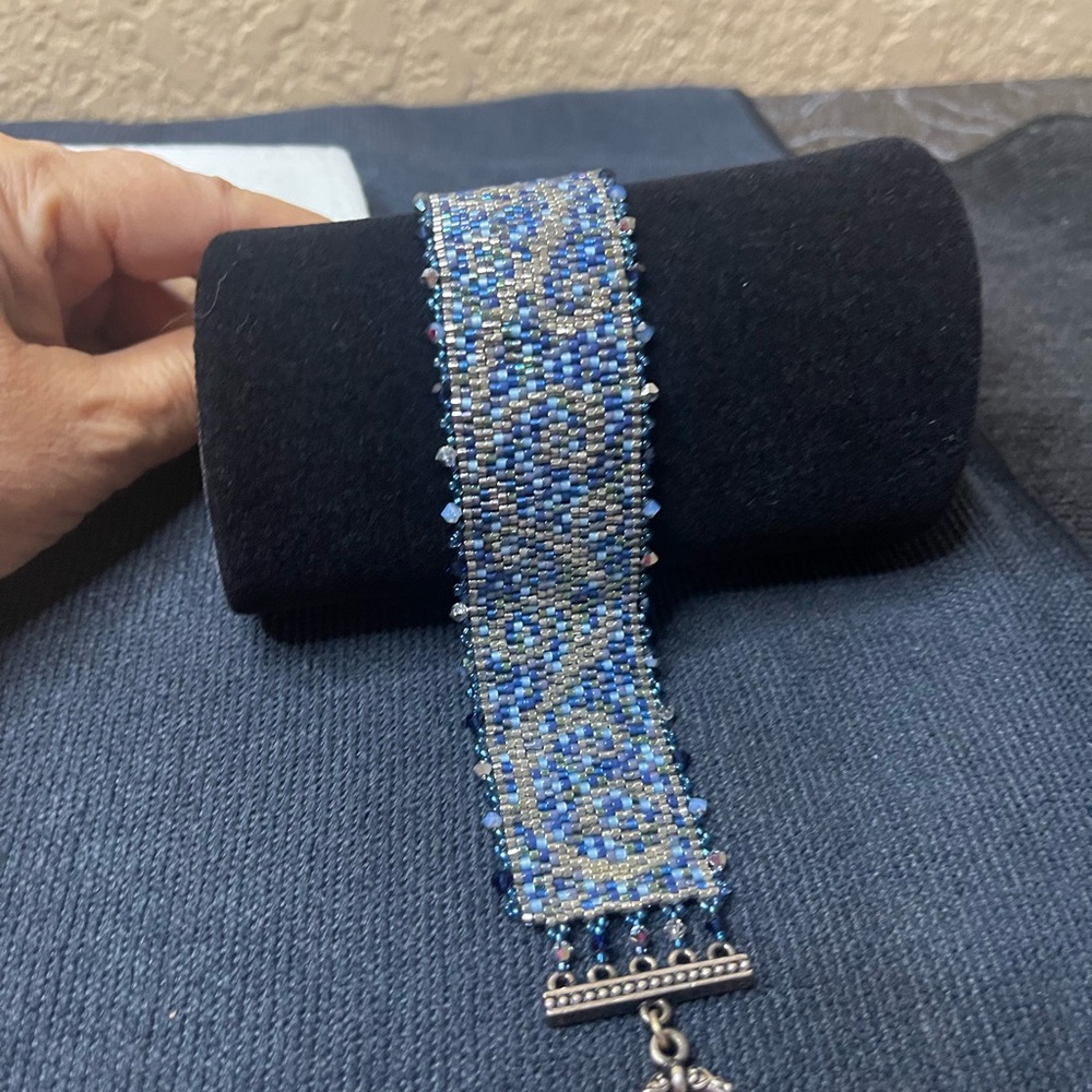 Elegant Blue and Silver Beaded Bracelet